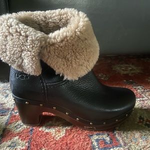 UGG Amoret Leather Pull-On Ankle Boot